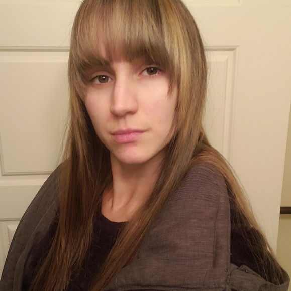 Meet your Posher, Lorianne - Picture 1 of 1